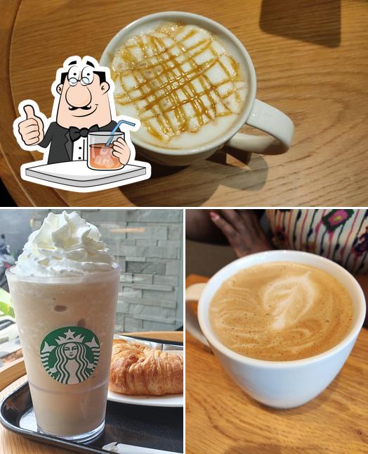 The image of drink and dessert at Starbucks