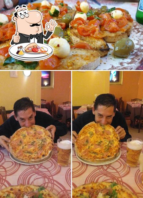 Prenditi una pizza a Ristorante-Pizzeria "Bella Napoli"