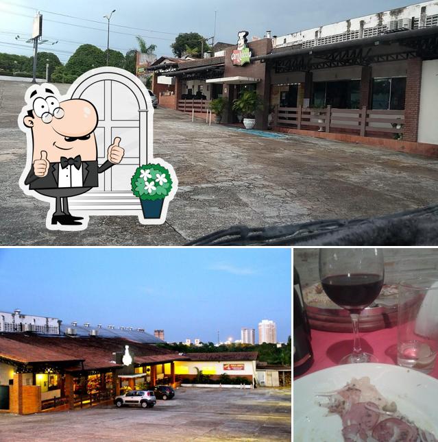 A exterior e álcool do restaurante