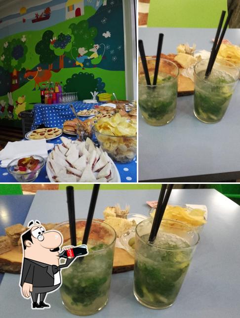 Dai un’occhiata alla immagine che mostra la bevanda e dolce di La Galerie Du Cafè Srl