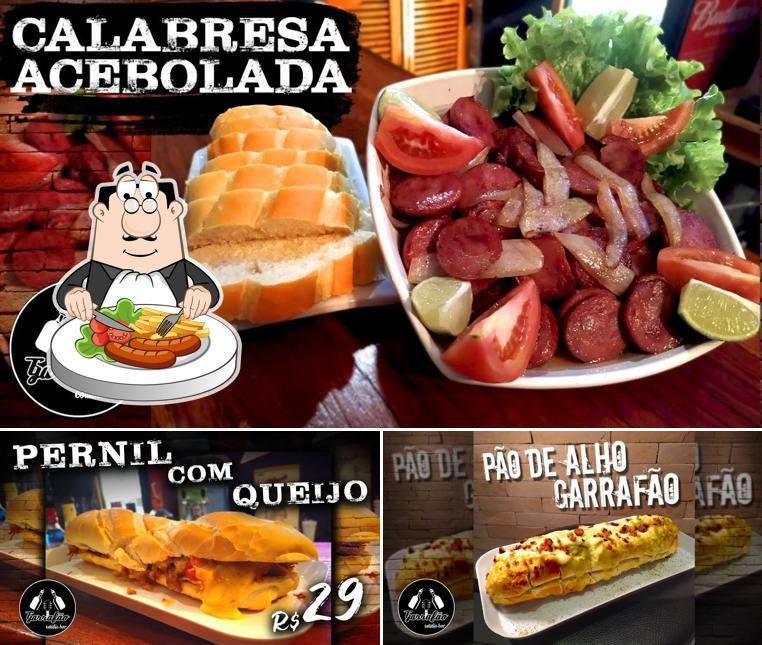 Comida em Garrafão Estúdio Bar