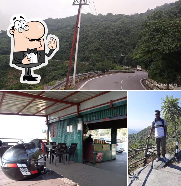 Look at the pic of Green Valley Cafe