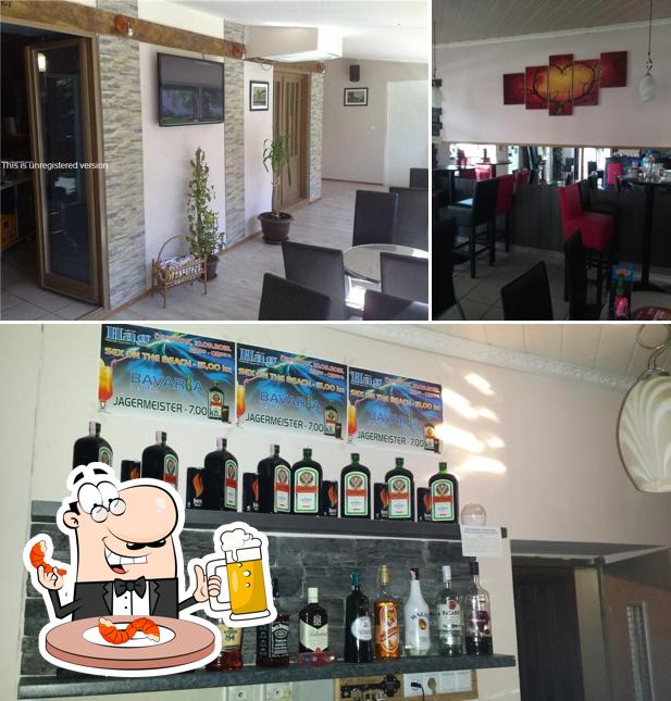 Puoi prenderti un rinfrescante bicchiere di birra chiara o scura