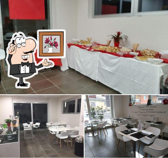 Dai un’occhiata alla foto che raffigura la interni e cibo di Bar Tabacchi #caffè
