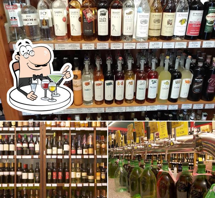 Cantina Enoteca del Castellano serve alcolici