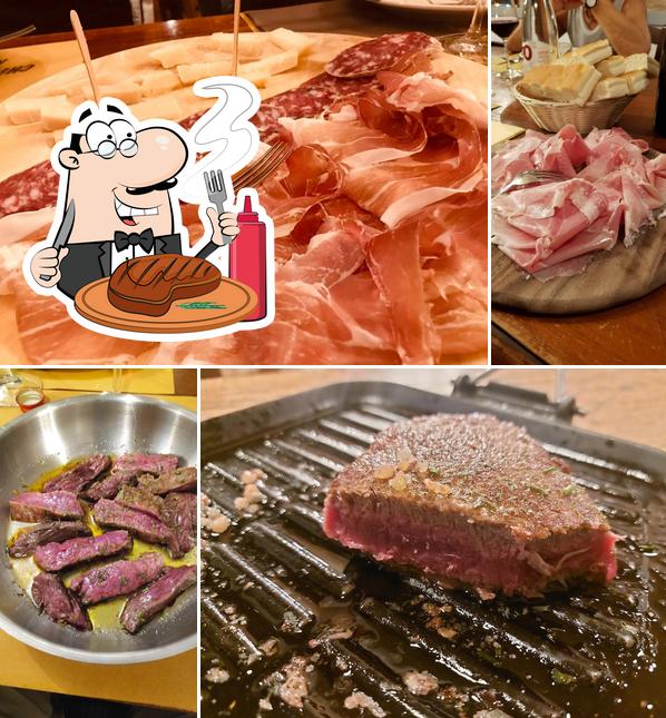 Ordina i un pasto a base di carne a Osteria La Piana