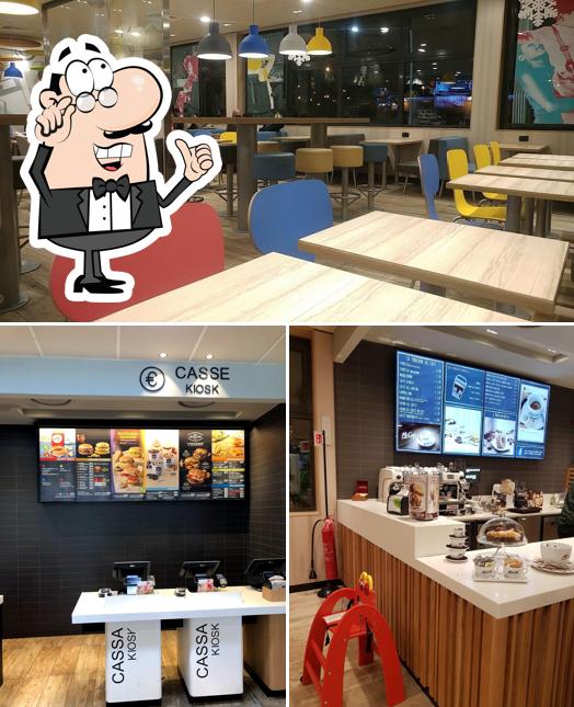 Gli interni di McDonald's Pesaro