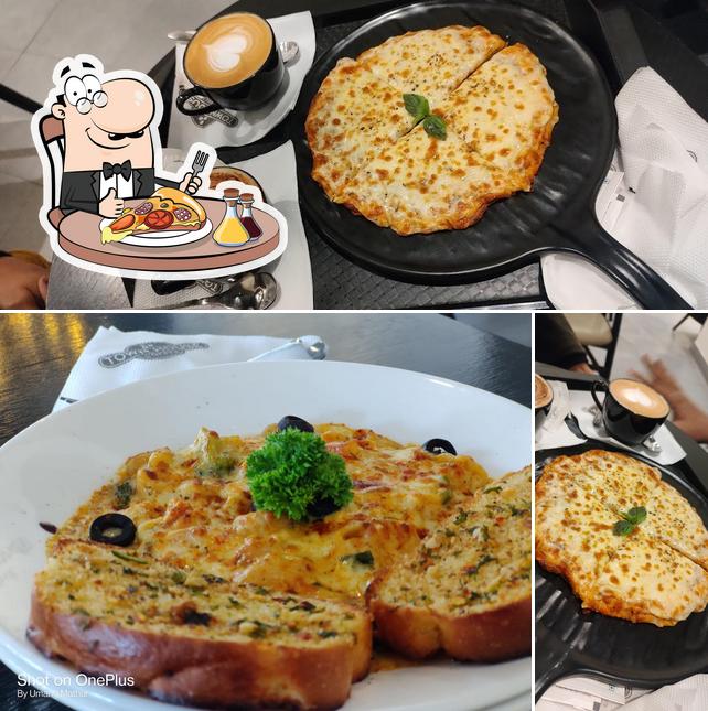 Order pizza at Budan Uncle Cafe