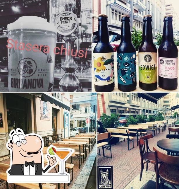 La bevanda e interni del ristorante