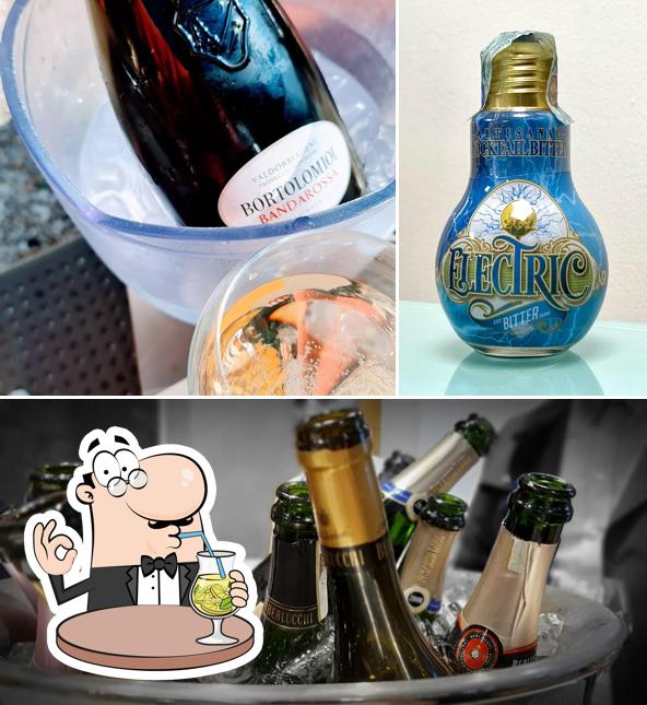 Goditi un drink dal menu