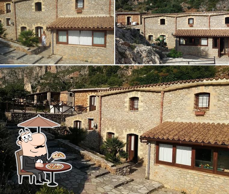 Guarda gli esterni di B&B Casale Corcella Scopello