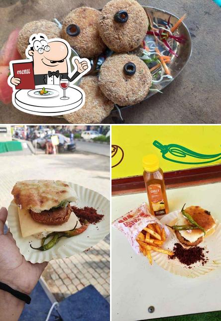 Food at Vadapav Mistri