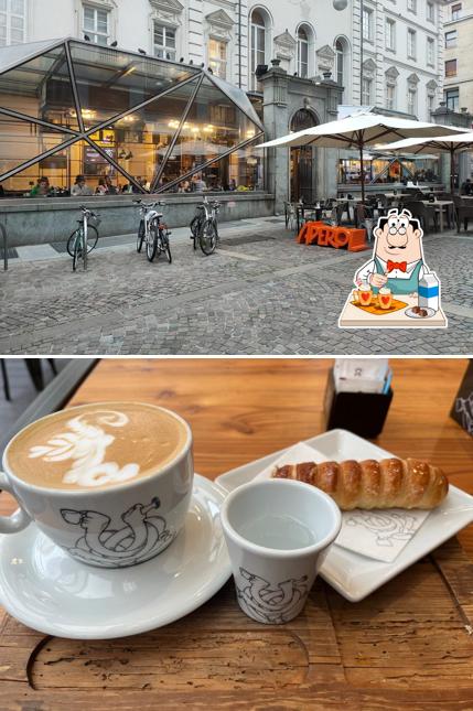 Goditi qualcosa da bere a Caffé Costadoro