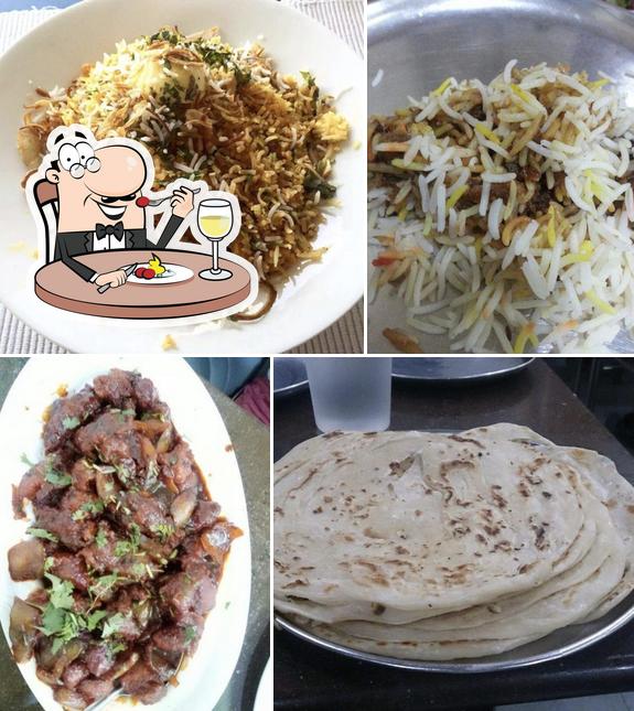 Food at Hotel Al-Quraish Camp