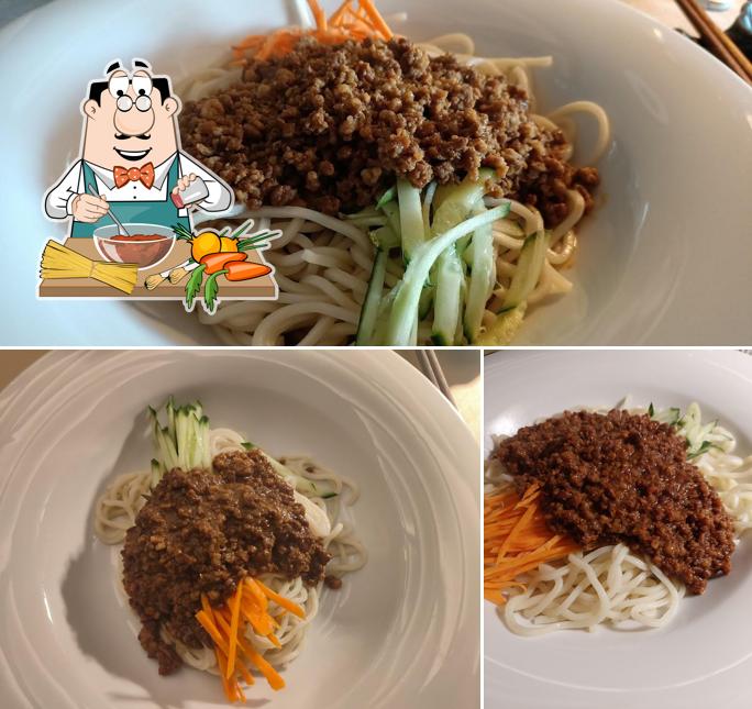 Spaghetti alla bolognese al Ren Restaurant
