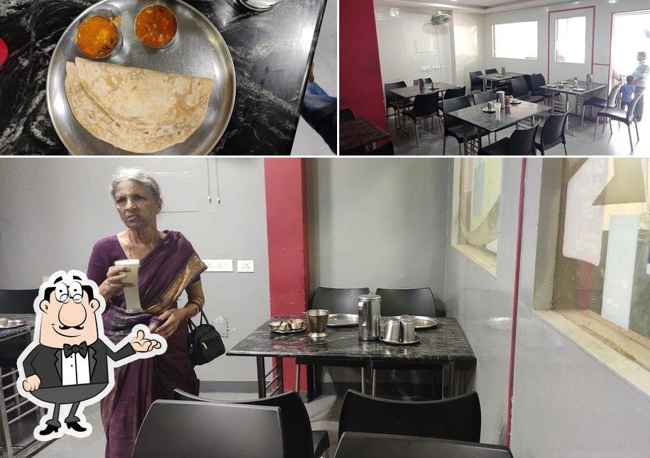 The picture of Hotel Aryaas’s interior and food