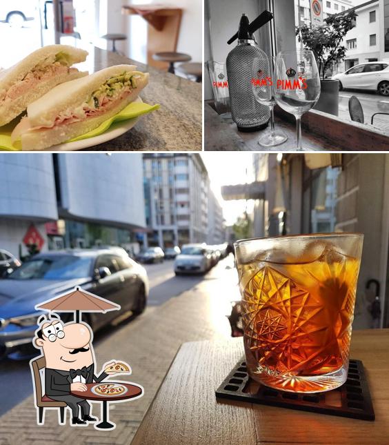 La immagine di esterno e cibo da Caffè Martelli