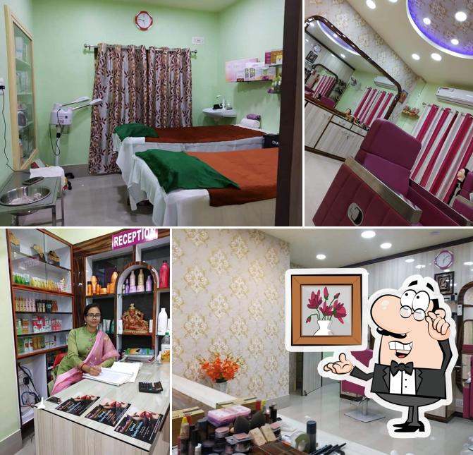 The interior of Flavour o' Clock
