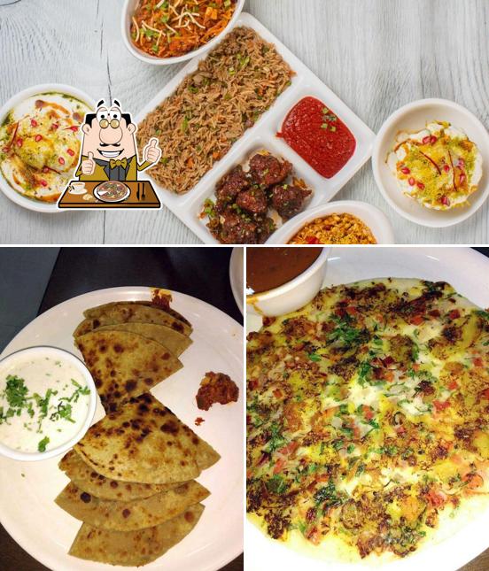 Try out pizza at Gwaliya fast food