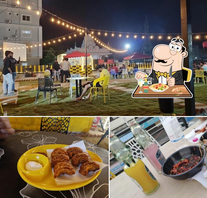 The photo of food and interior at Tea Bunk