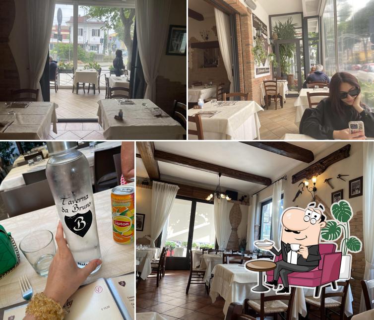 Siediti a un tavolo di Taverna Da Bruno