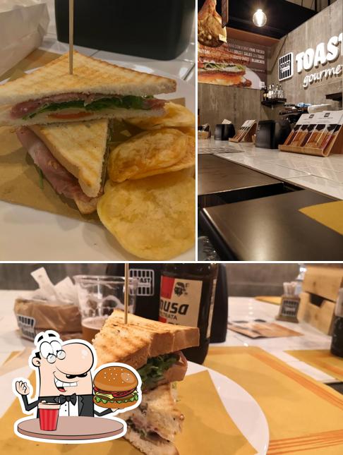 Ordina un hamburger a Toast Gourmet