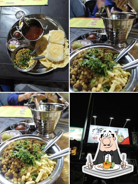 Food at Nashikchi chulivarchi misal