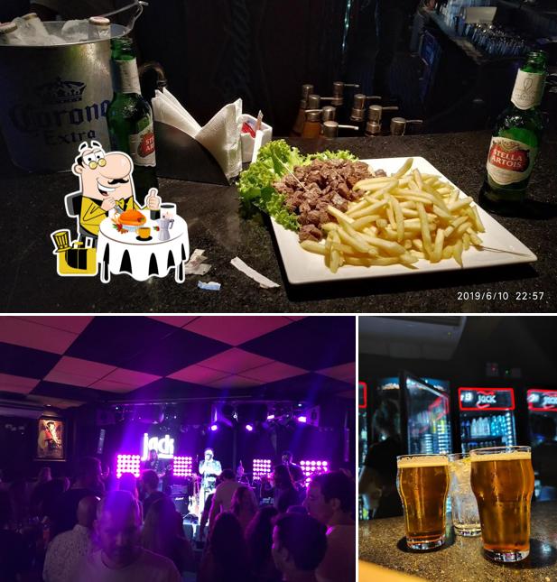 Platos en Jack Rock Bar
