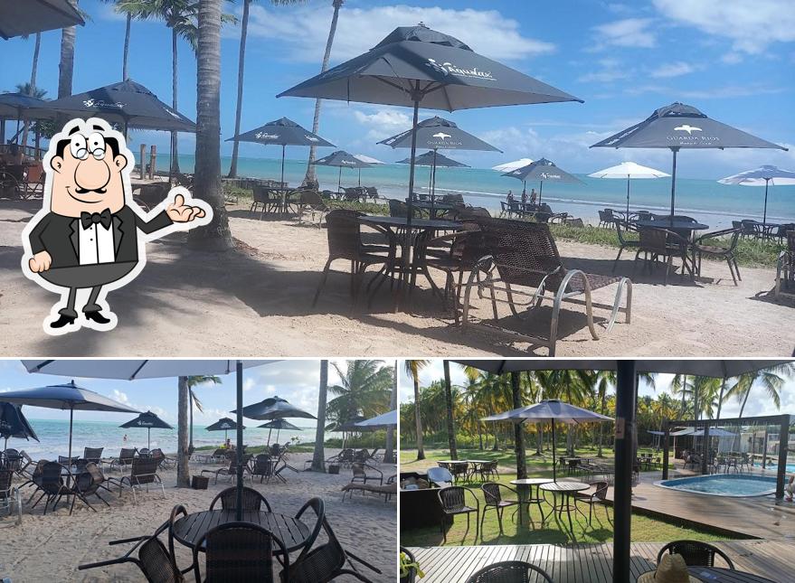 O interior do Chácara's Beach Club