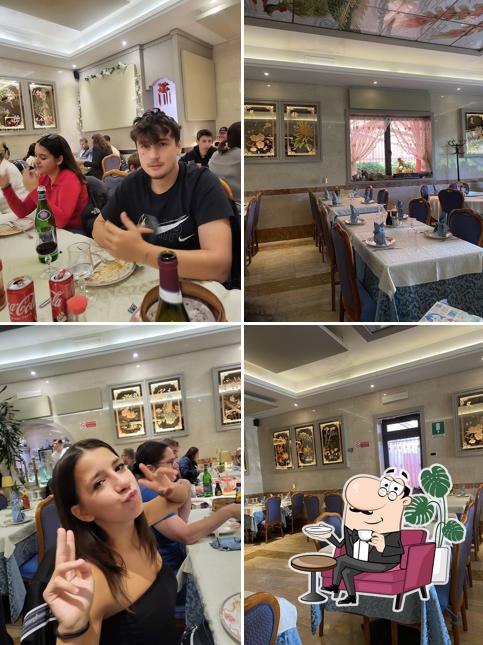 Siediti a un tavolo di Nuovo Secolo