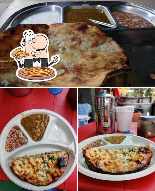 Try out pizza at Bittoo Amritsari Kulcha