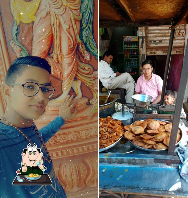 Food at Mama Bedaiwale, Breakfast & Sweet