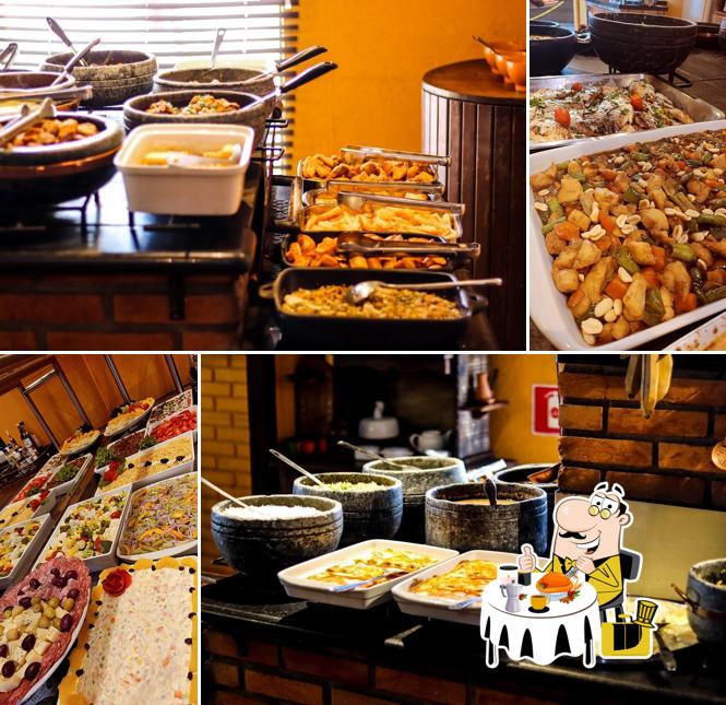 Comida em Restaurante Fogão Mineiro