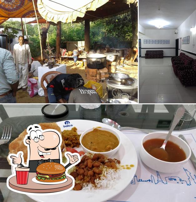 Order a burger at Expert Club
