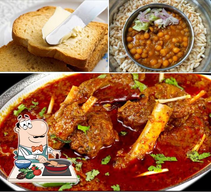 Chicken curry at PARAR TIFFIN GHOR