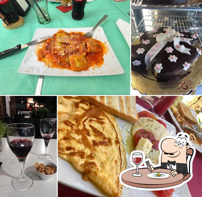 Cibo al Bar La Piazzetta di De Gregorio Eliana