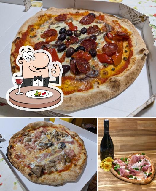 La foto di cibo e vino da Pizzeria D'Asporto 'Santa Maria' (Zevio) di Sprea