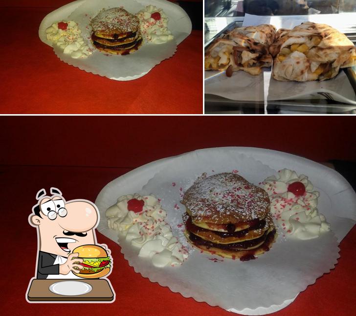Prenditi un hamburger a Pizzeria Vesuvio Pontecagnano