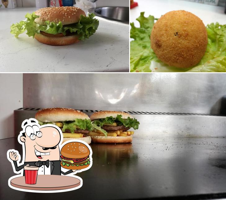 Ordina un hamburger a Chiosco da Dani