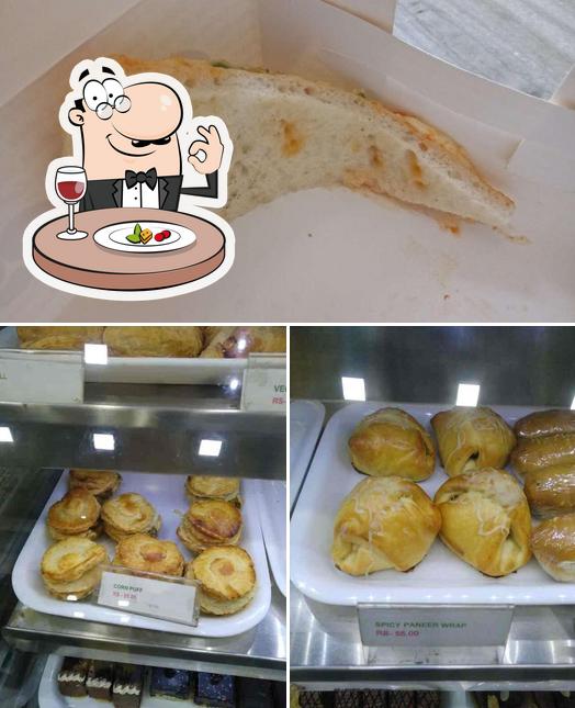 Food at Cakes