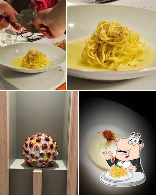 Spaghetti alla carbonara al Ventuno.1 Ristorante e Bottega