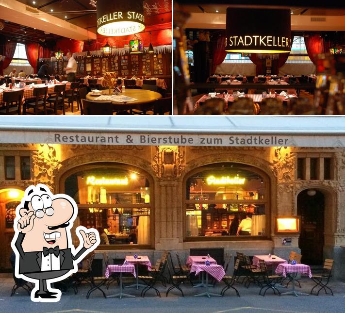 Gli interni di Bierstube zum Stadtkeller Basel