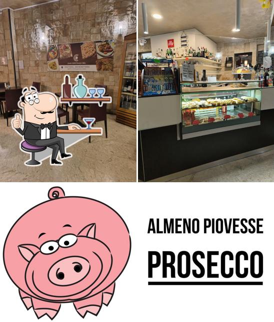 Dai un'occhiata agli interni di Bar Centrale