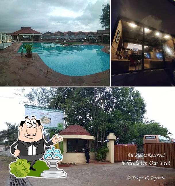 You can get some fresh air at the outside area of High Point Bar & Restaurant