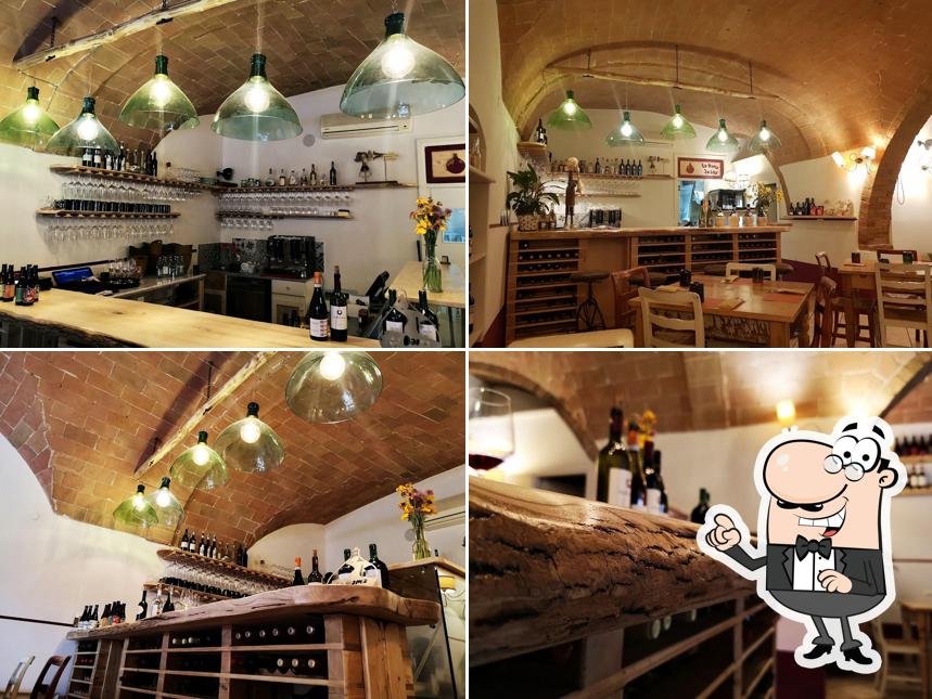 Gli interni di La Dama Juana - Vino e Tapas