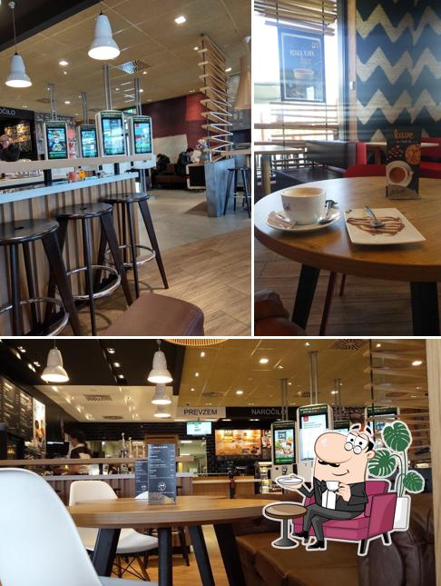 Gli interni di McDonald's