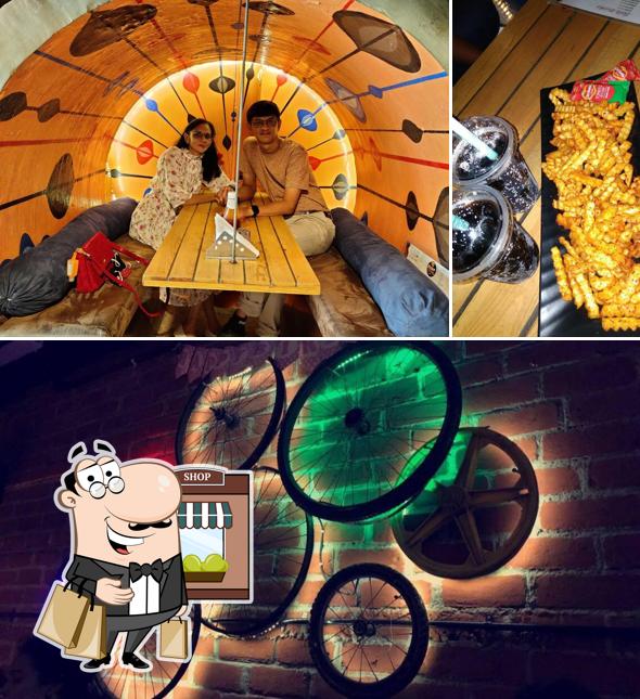 Check out how Pizza Da Dhaba Café -VIP Road looks outside