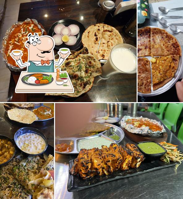 Food at Saachi De Parathe