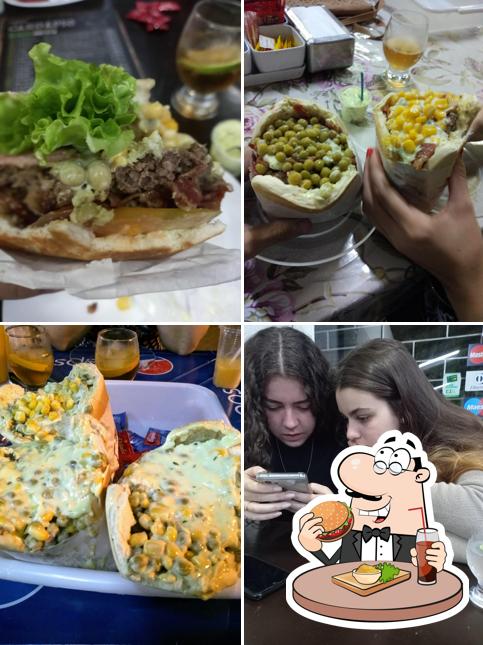Peça um hambúrguer no Madona Drive Lanches