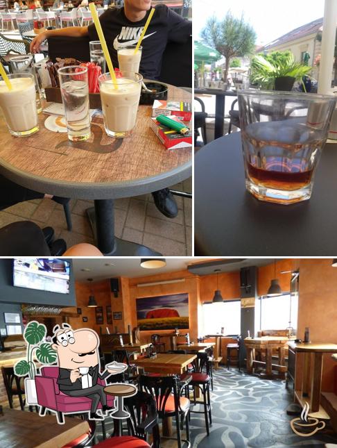 Siediti a un tavolo di Oka bar&pub